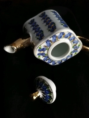 Limoges mini teapot like new