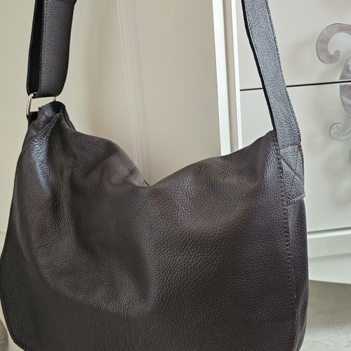 Leather shoulder bag like new, brown