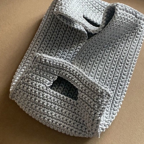 Storage basket like new, gray knitted cord with handles