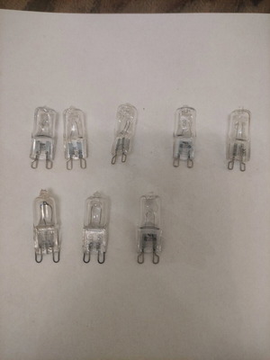 Set of 8 halogen G9 light bulbs used