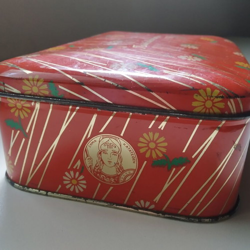 Papadopoulou Frutacrem biscuits used rare metal tin