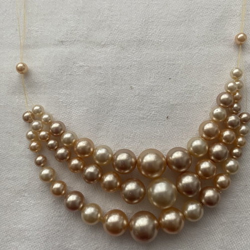 Elegant pearl necklace pink-gold, like new, 3 strands, 50 cm