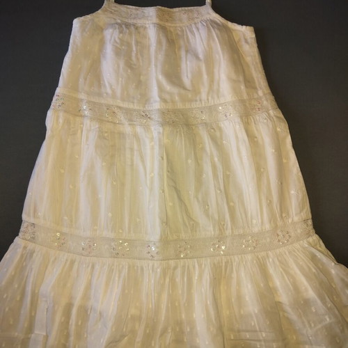 Benetton girls dress white size 8 years like new