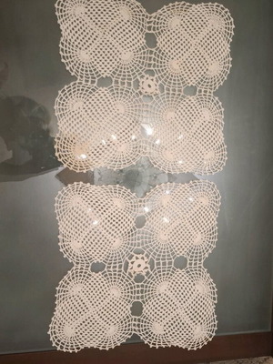 Set of 2 crocheted napkins like new, 25x25 cm