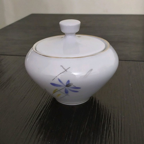 Porcelain sugar bowl like new with floral design