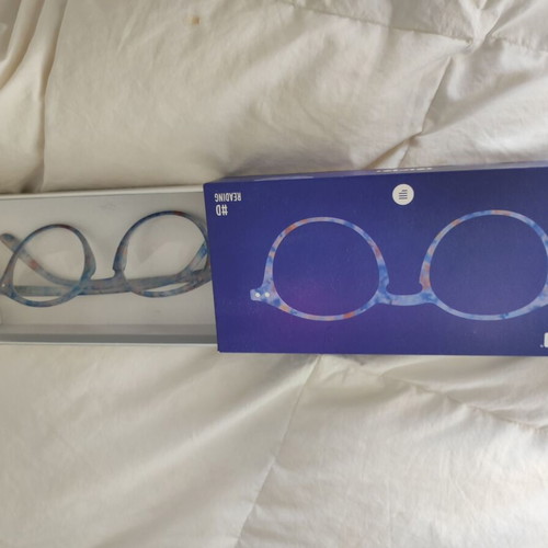 Izipizi reading glasses new, blue
