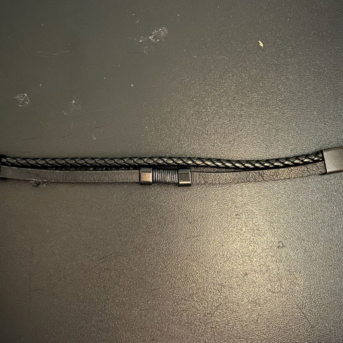 Leather men's bracelet with magnetic clasp new, black