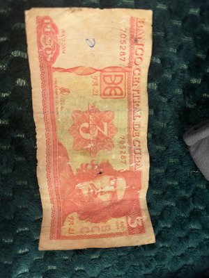 3 pesos 2004 banknote with Che Guevara used