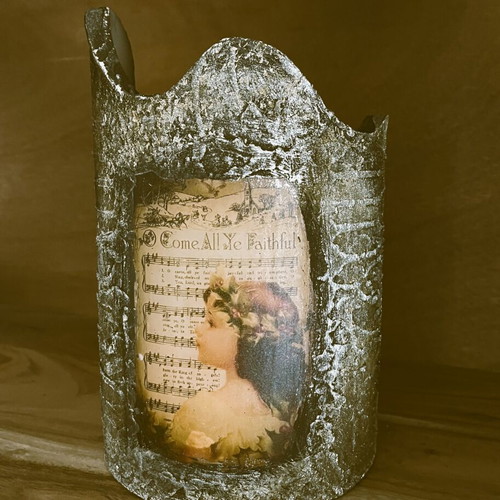Decorative curved candle holder