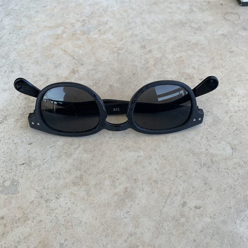 Izipizi sunglasses used, black, lightweight and stylish