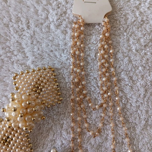 Handmade necklace and two hair clippers new, white and gold