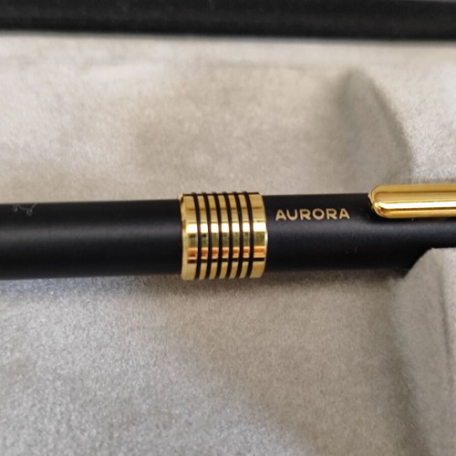 Aurora Sfera 332 pen used with gold details