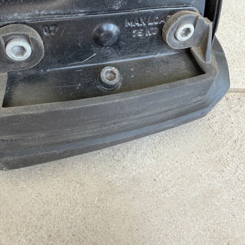 Thule roof racks used for BMW Series 1 and 3 with screw mount