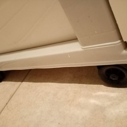 Plastic drawer unit with 4 drawers and wheels