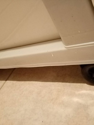 Plastic drawer unit with 4 drawers and wheels
