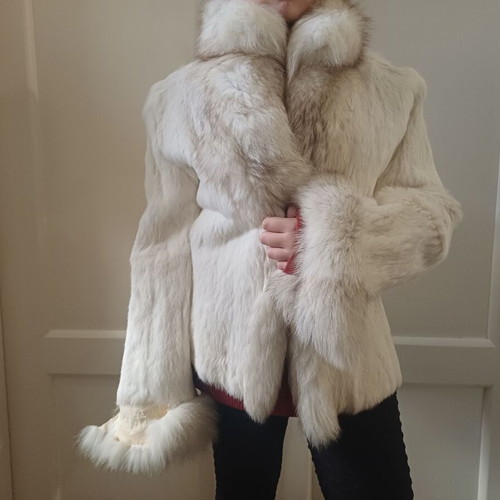 Fox fur coat used, genuine with minor defect