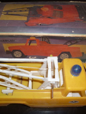 Plastic Crane Moumplast 60s new with box