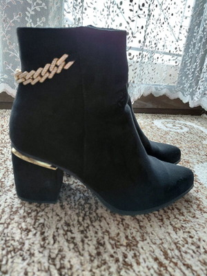 Women's ankle boots made of eco suede leather like new, black
