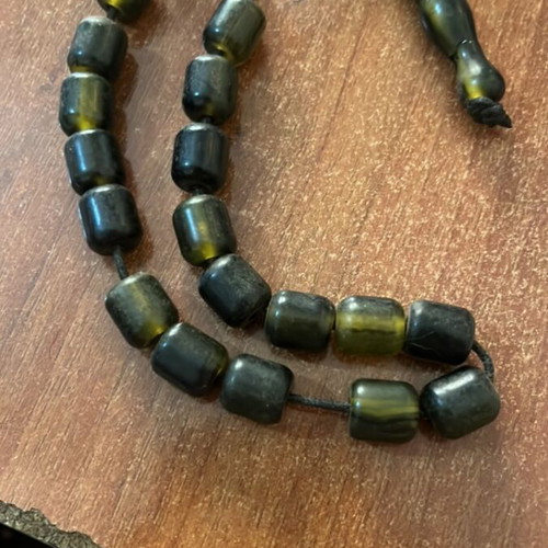 Worry beads with oil effect and internal water color