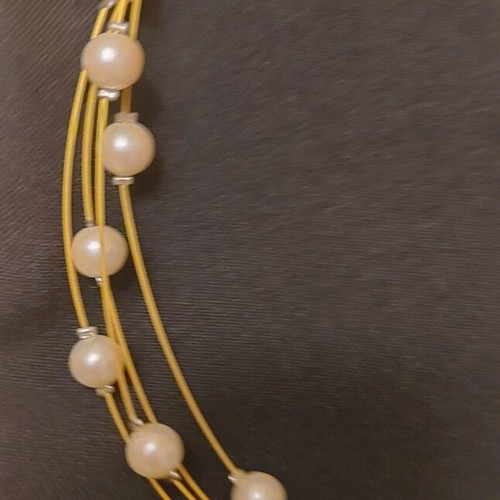 Handmade necklace with pearls like new