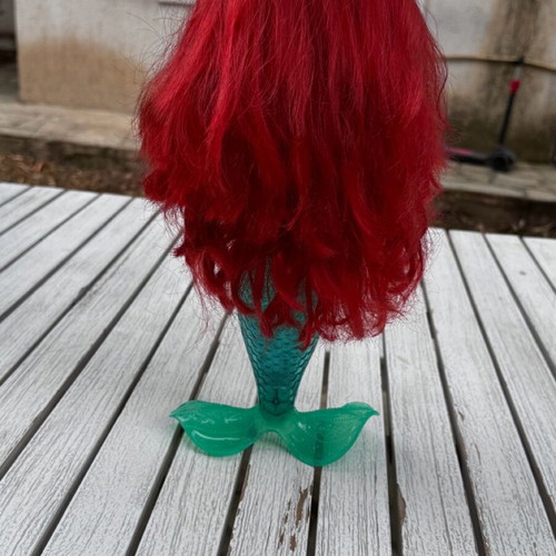 Ariel doll used mermaid without crown