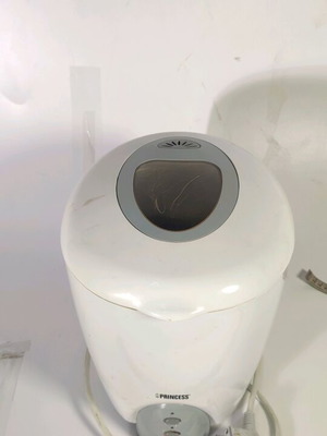 Ψωμιέρα Princess μεταχειρισμένη, ζυμώνει και ψήνει αυτόματα