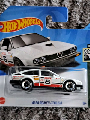 Hotwheels Alfa Romeo GTV6 3.0 New