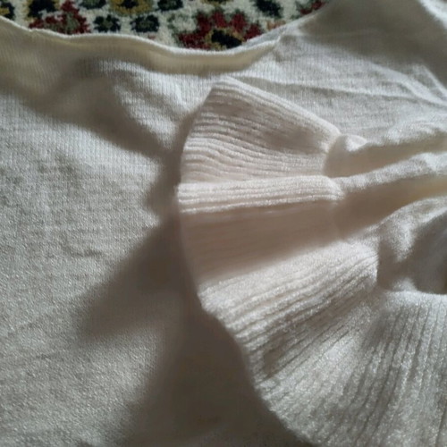 Soft woolen blouse like new, 3/4 sleeves, size S