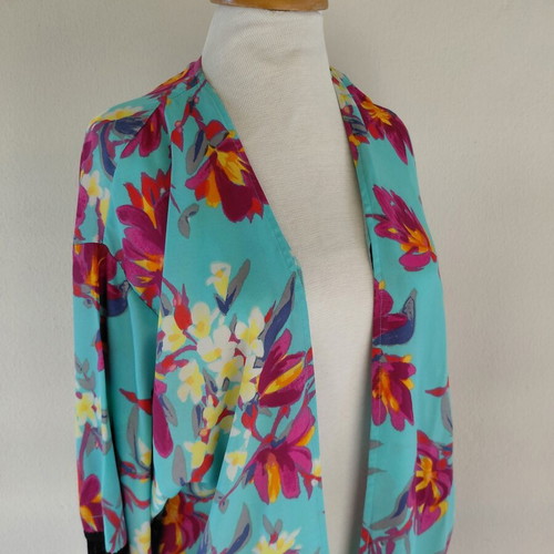 Kimono like new, colorful, size M