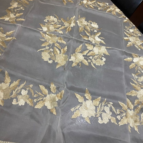Set of tablecloths with silk threads, new, 2 large 107x107