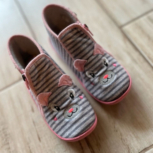 Totti children's anatomical slippers used, size 27, grey striped with pink details