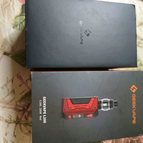Geek Vape Aegis Legend 2 L200 Box Mod Kit 6ml like new, red