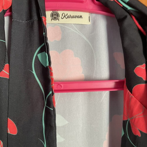 Karavan kimono set s/m black and red like new