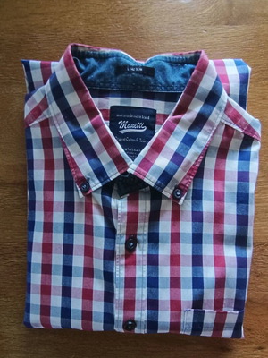 Manetti L slim shirt like new, blue and red
