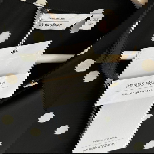 Рокля Paris Atelier & Other Stories черна на точки нова с етикет