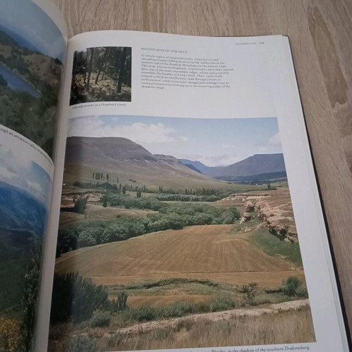 South Africa Magnificent Land book like new, English