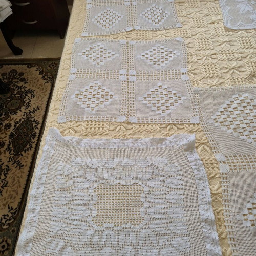 Handmade crochet table linens set of 6, like new, white and other colors