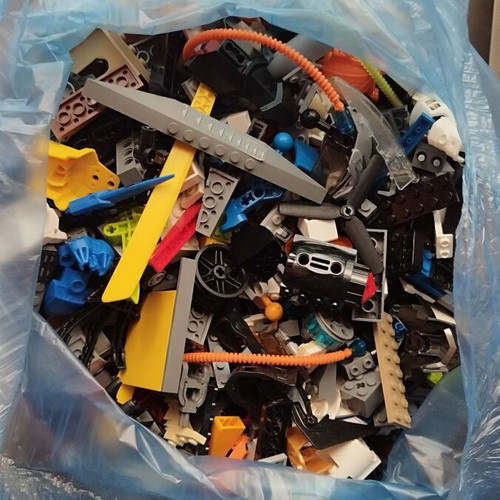 Lego used 1 kilo, assorted pieces and colors without figures, authentic