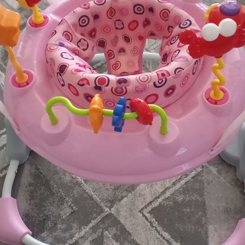 Jumberoo Moni like new with rotating seat and music