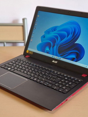 Acer Aspire E5-575G лаптоп като ново, i5-7200U, 16GB DDR4, 256GB Nvme + 1TB, 940MX