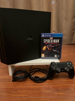 Sony PlayStation 4 Pro 1TB σαν καινούργιο με παιχνίδι Spider Miles Morales