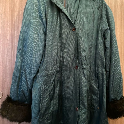 Women's jacket used green cypress with fur