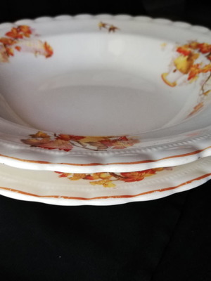 J&G Meakin England plates used, Sol series, set of 2