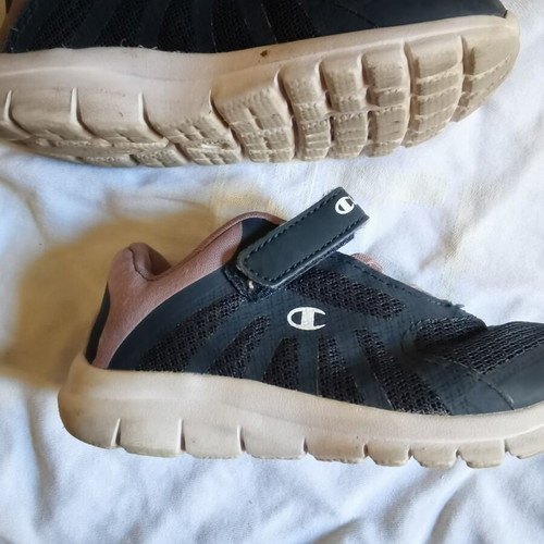 Champion children's athletic shoes size 26 used
