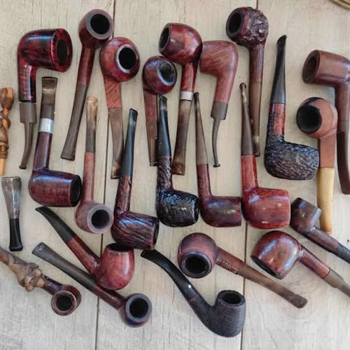 Tobacco pipes used, collection of 25 pieces with case