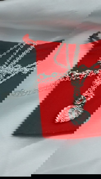ασημένια αλυσίδα με ασημένιο κρεμαστό