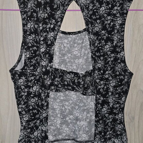 Floral midi dress with open back like new, black and gray, XL