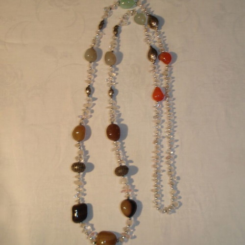 Long necklace with onyx stones in various colors 135cm like new