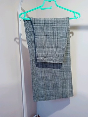 Pants like new, size L, black and white