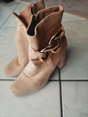 Women's boots size 37 like new, beige